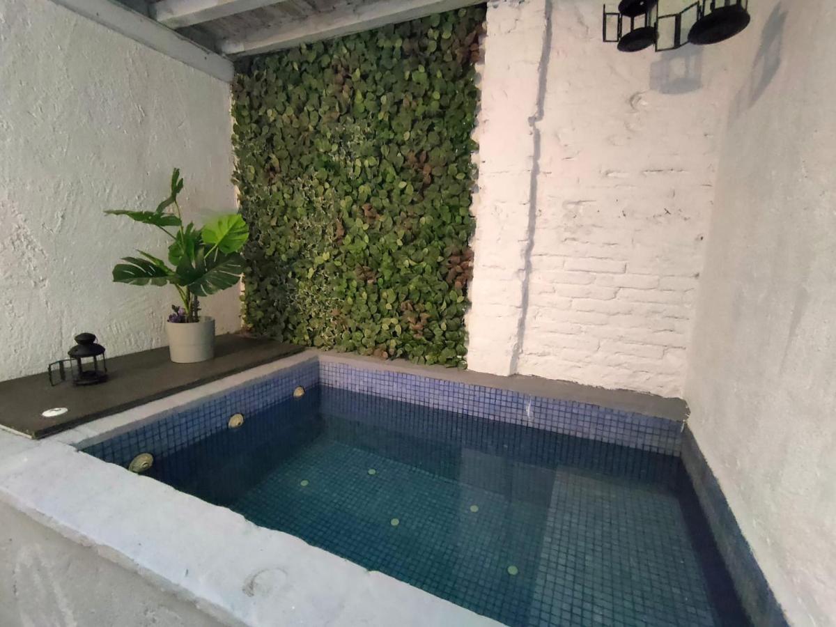 Pequeno Alojamiento Con Mini Piscina - No Climatizada Valencia Exterior photo